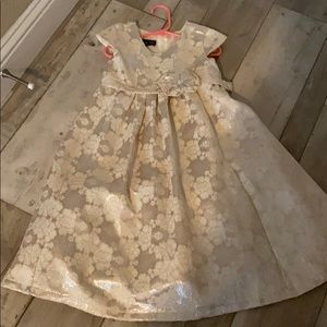 Little girls poofy dress sz 6